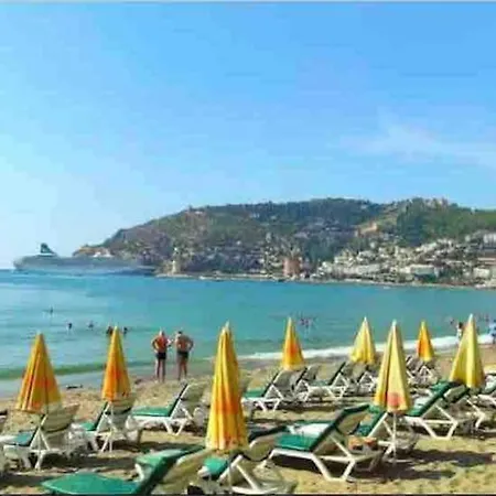 Cosy Apt. Near Heart Of * ألانيا